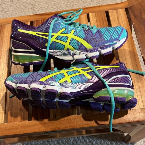 ASICS - Picture 4 of 7